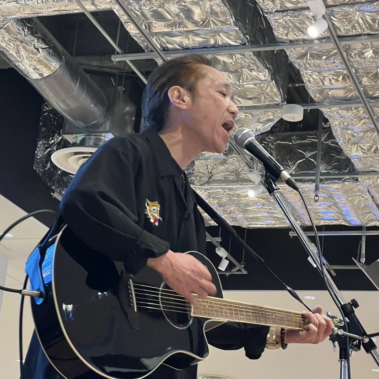 ♪シーン♪