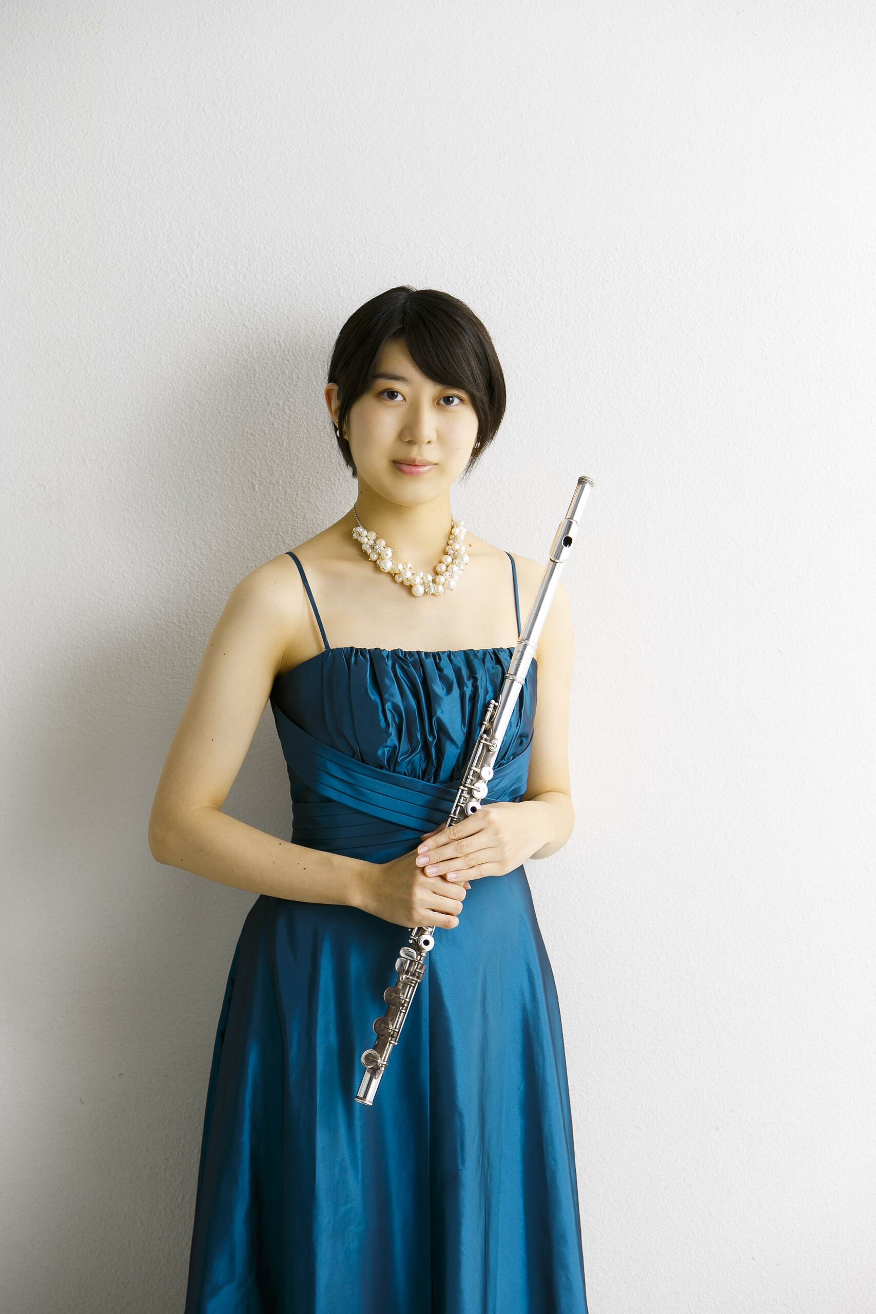 フルート講師 山岸　万葉

名古屋音楽大学音楽学部音楽科卒業。
在学中に室内楽演奏会および各種演奏会に出演。大学の同級生と共にアンサンブルを組み、現在もコンサートなど精力的に活動中。
みえ音楽コンクールアンサンブル部門第一位。
