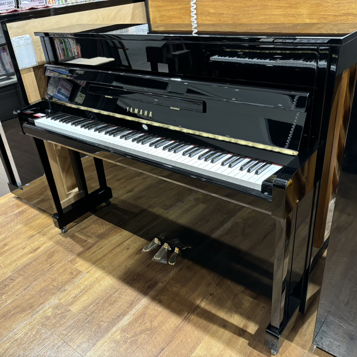 中古アップライトピアノYAMAHA　b113