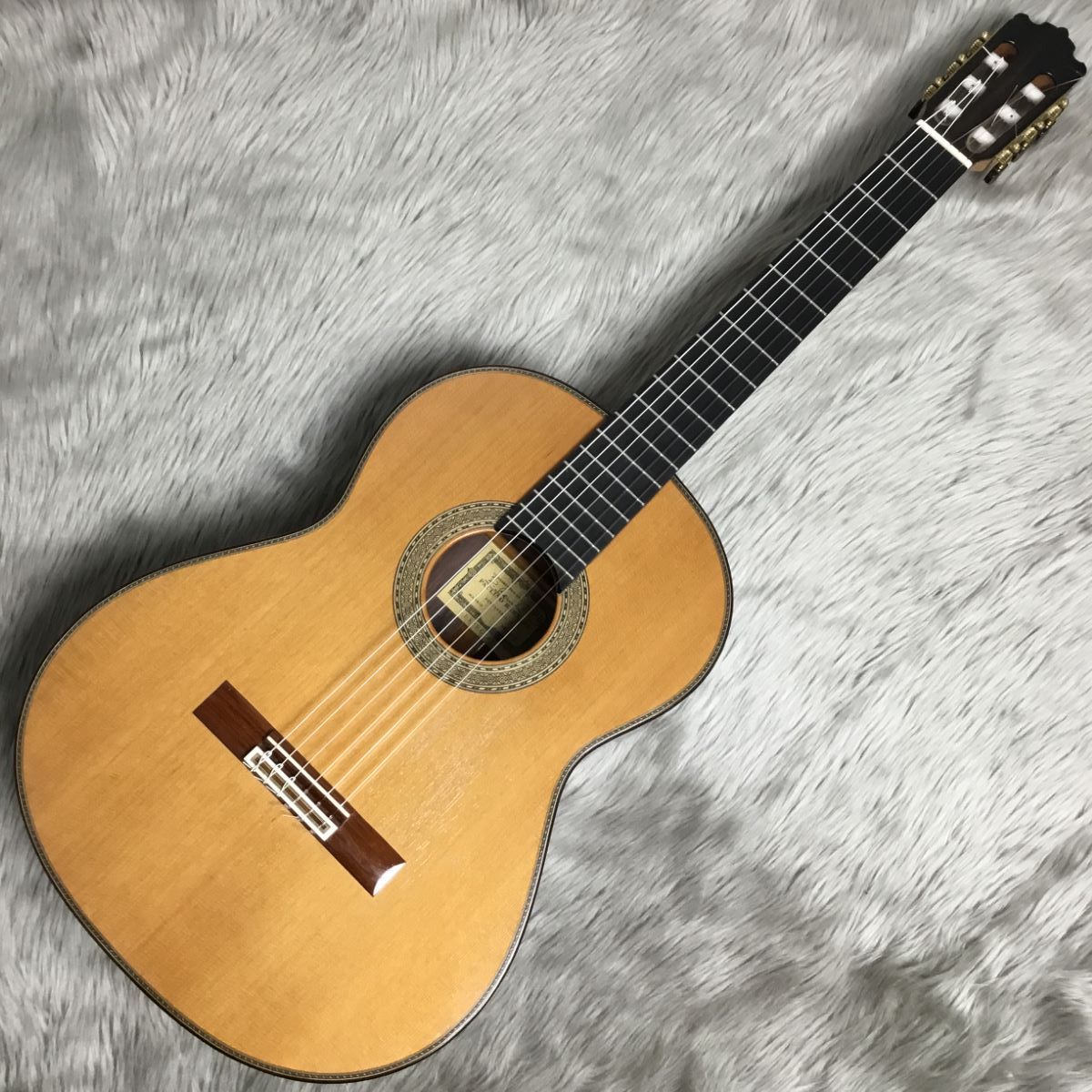 Paulino Bernabe2018年製　ESPECIAL　杉/中南米ローズウッド　※650mm