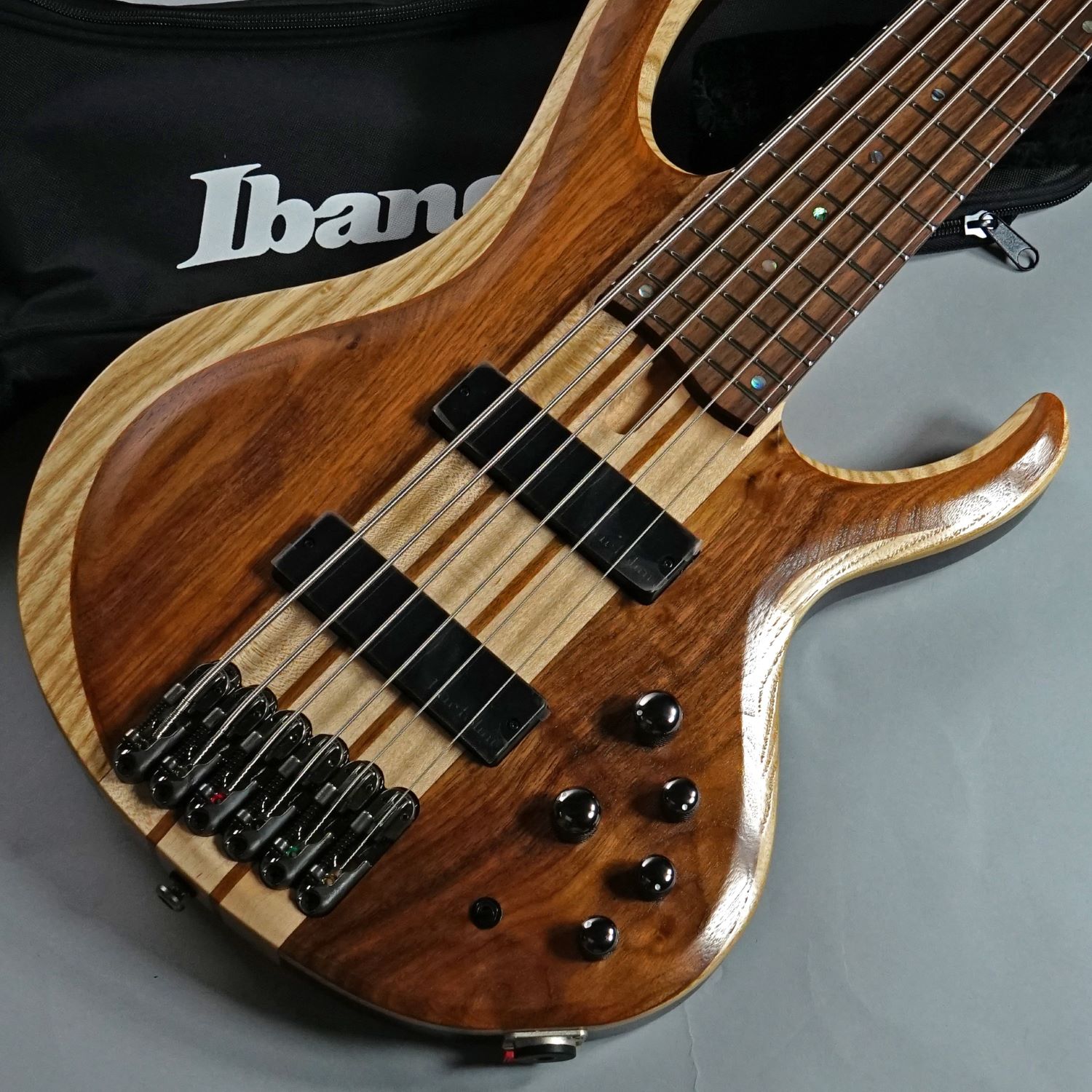 Ibanez BTB746 NTL ベース 6弦 重量4.74Kg 現物写真 アイバニーズ 【 ミーナ町田店 】
￥ 126,270 税込