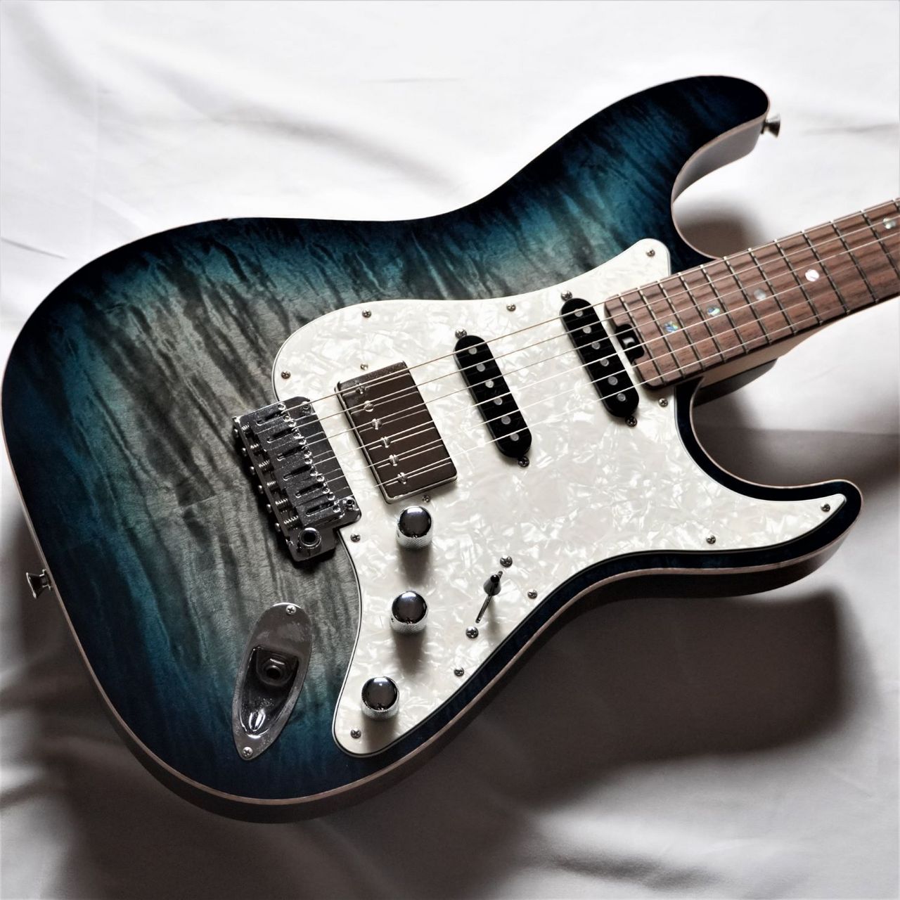 HISTORY HSE/SSH-Premium/EM -Translucent Blue Burst 30th Anniversary Limited Model
新品売価¥380,000
→期間限定特価￥343,000