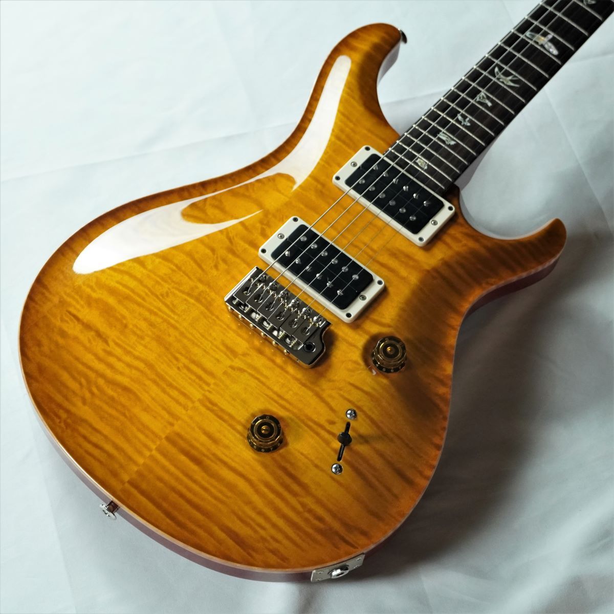 Paul Reed Smith Custom 24 /McCarty Sunburst
通常売価¥638,000(税込)
→フォームよりお問い合わせください