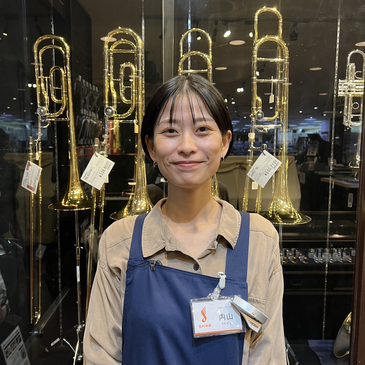 ピアノ担当：内山
絶賛子育て奮闘中です！母が自宅でピアノ教室をしており、その影響で私もピアノを幼少期に習っておりました！お子様用のピアノから経験者のピアノ選びまで、お客様に寄り添いながらご案内させていただきます♪