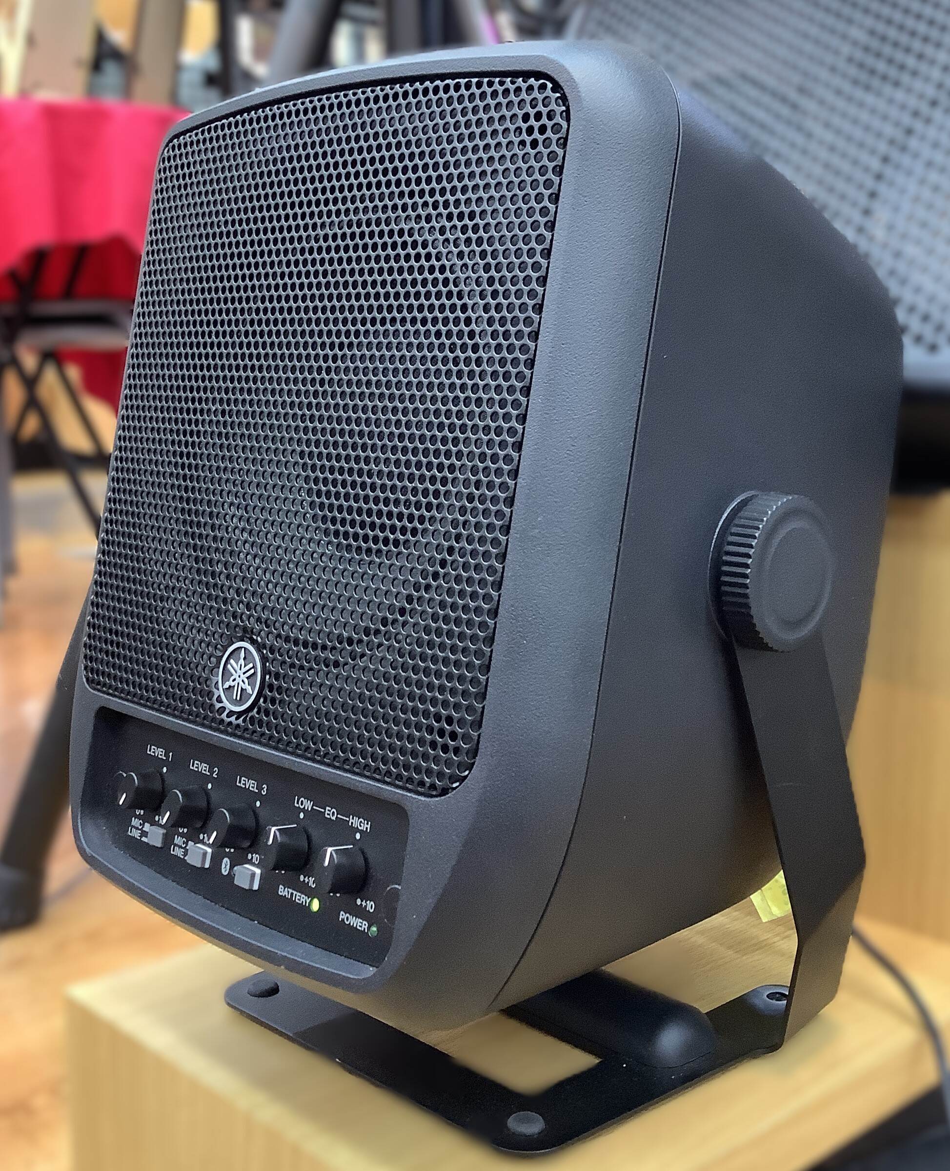100W　ポータブルPAスピーカーYAMAHA STAGEPAS100BTR