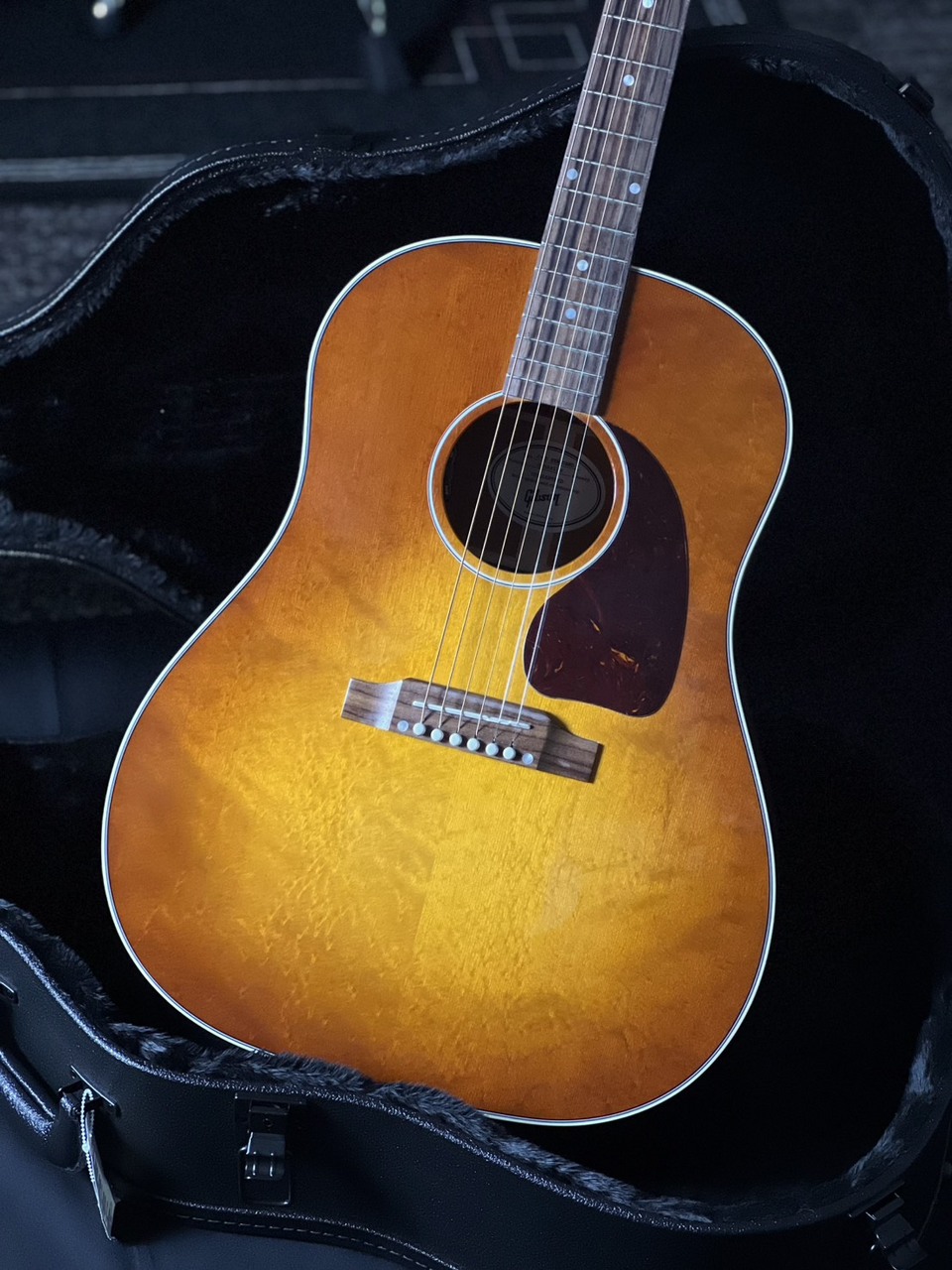 Gibson USAJ-45 Standard Heritage Cherry Sunburst