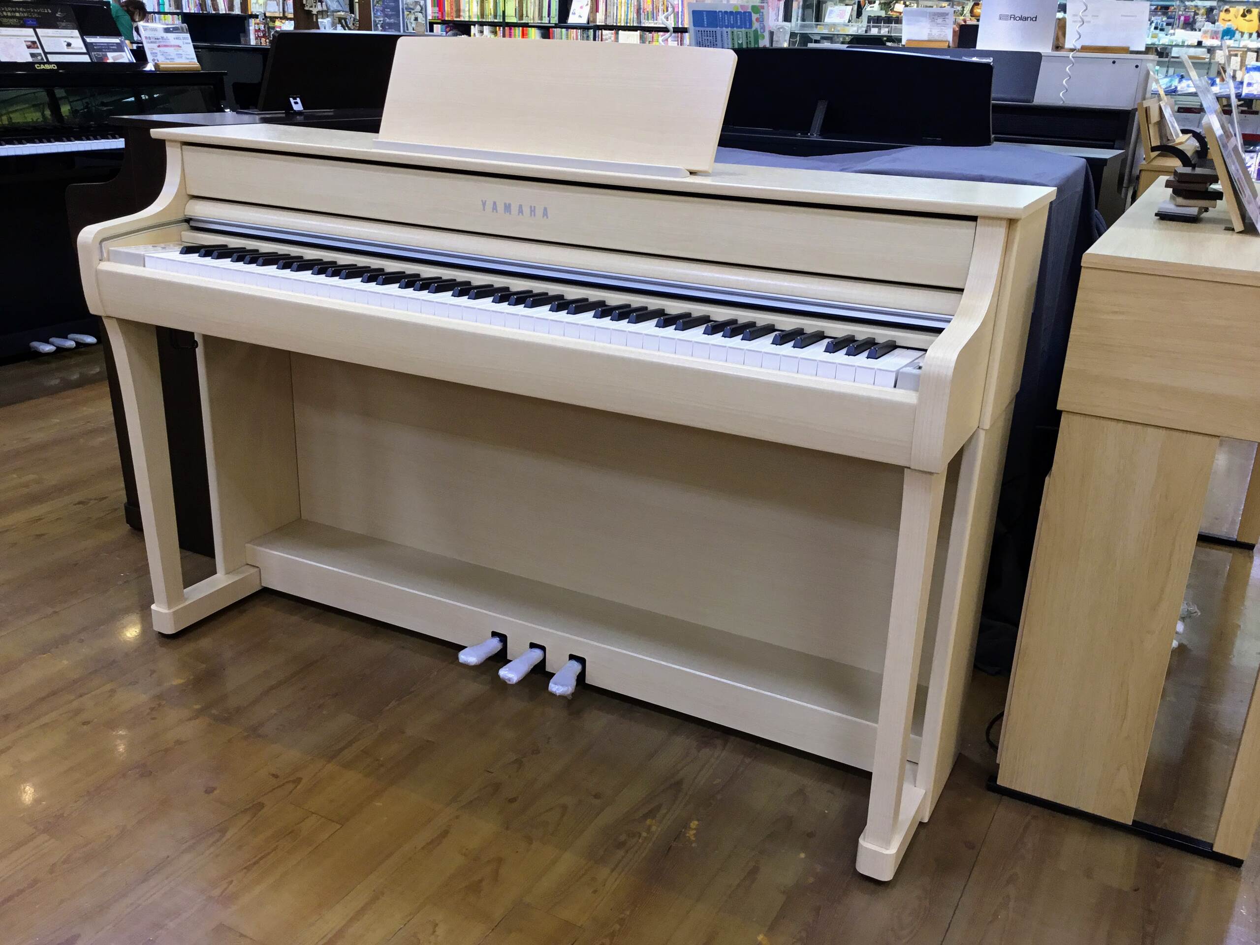 ■ヤマハ　SCLP-8350
・ヨーロピアンメイプル
・生産完了につき展示品特価￥178,200
・2024.9発売モデル　