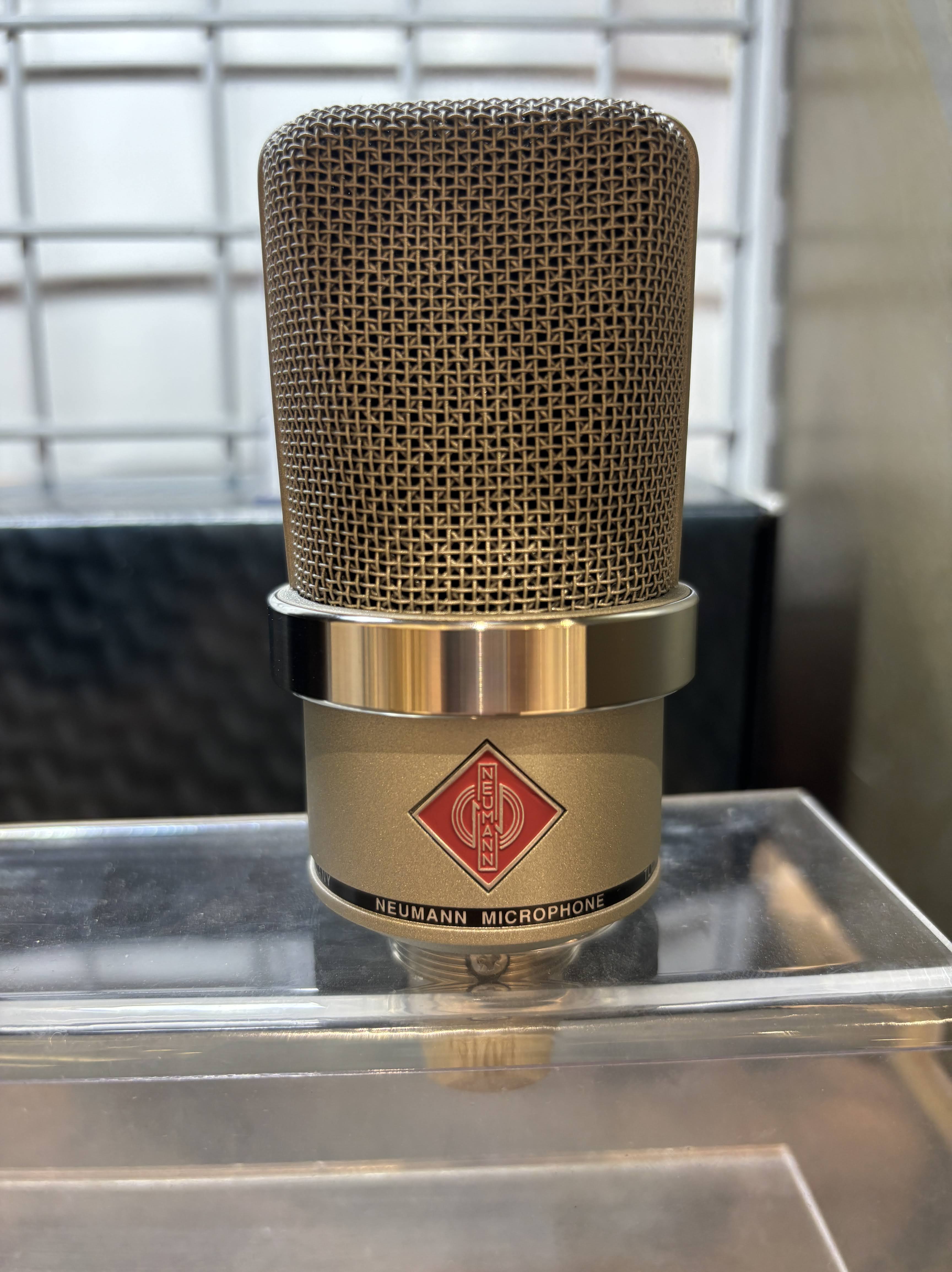 Neumann(ノイマン)TLM 102