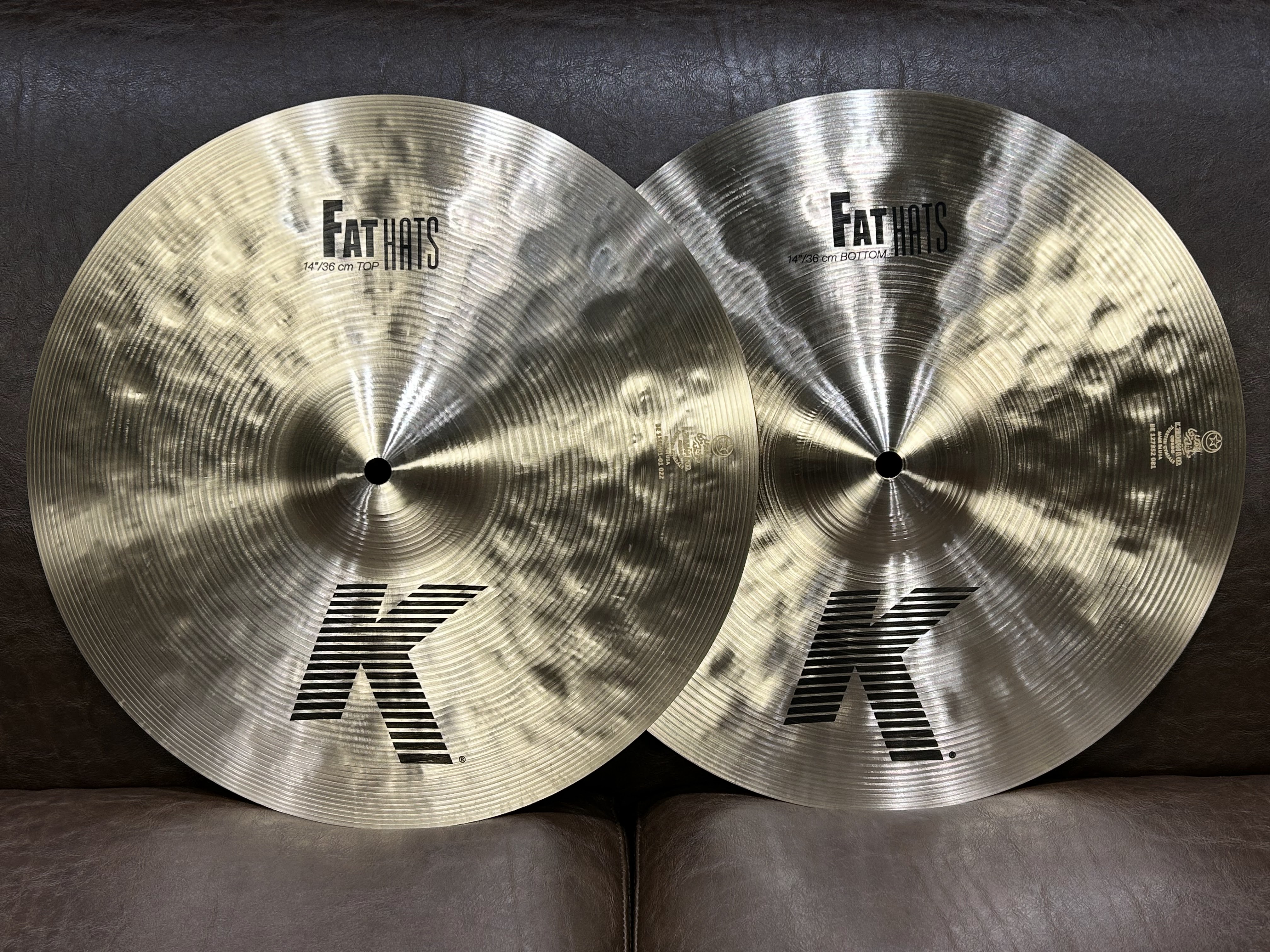 【品番】
FatHats14

【選定コメント】
オープンとクローズのつながりが良く、フットクローズ音も鮮やかで使いやすい。全体のバランスの良さで選びました。

【販売価格】
18,000円(税込)