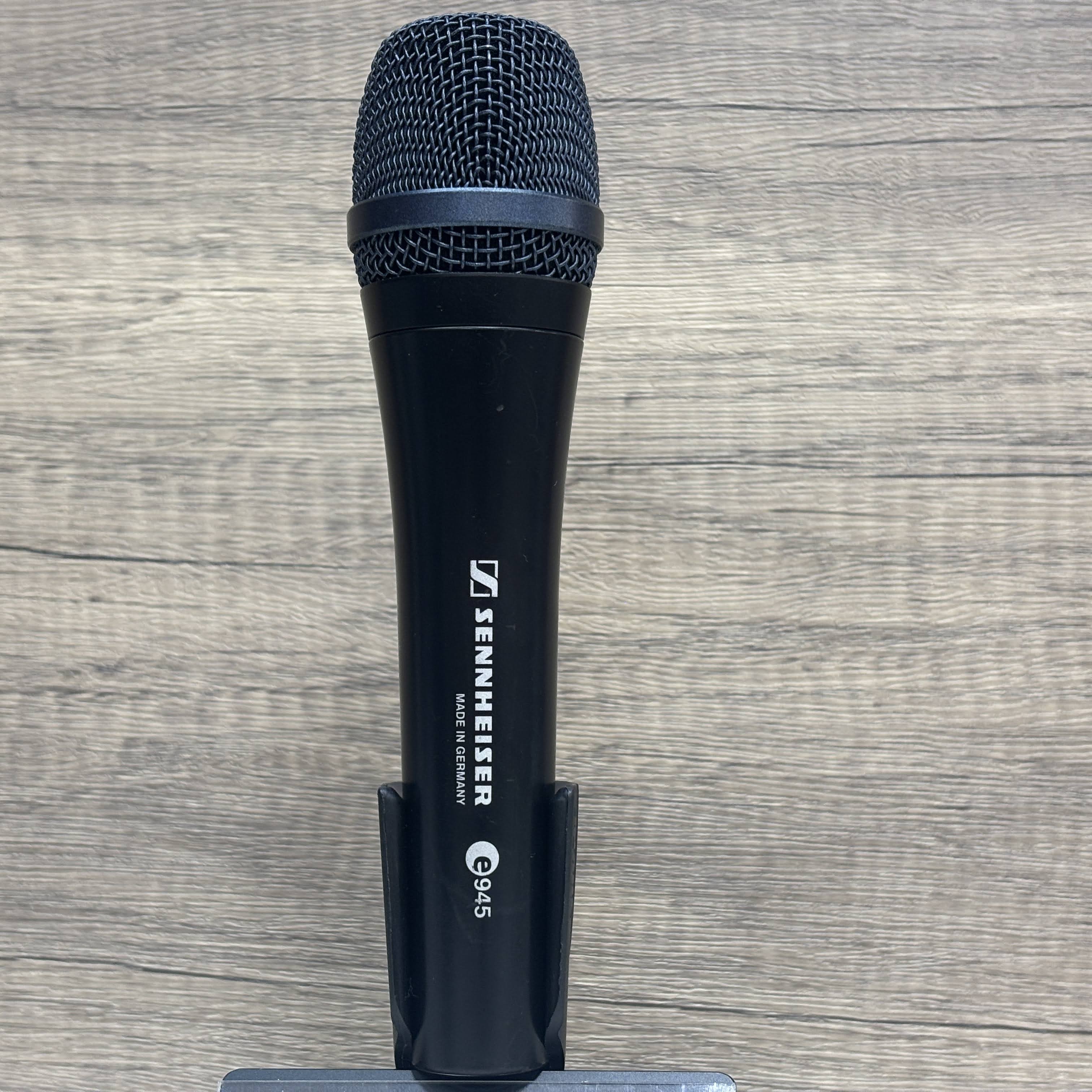 ゼンハイザー
E 945