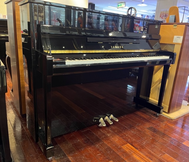 YAMAHA　b113(2010年製)　￥440,000(税込)
