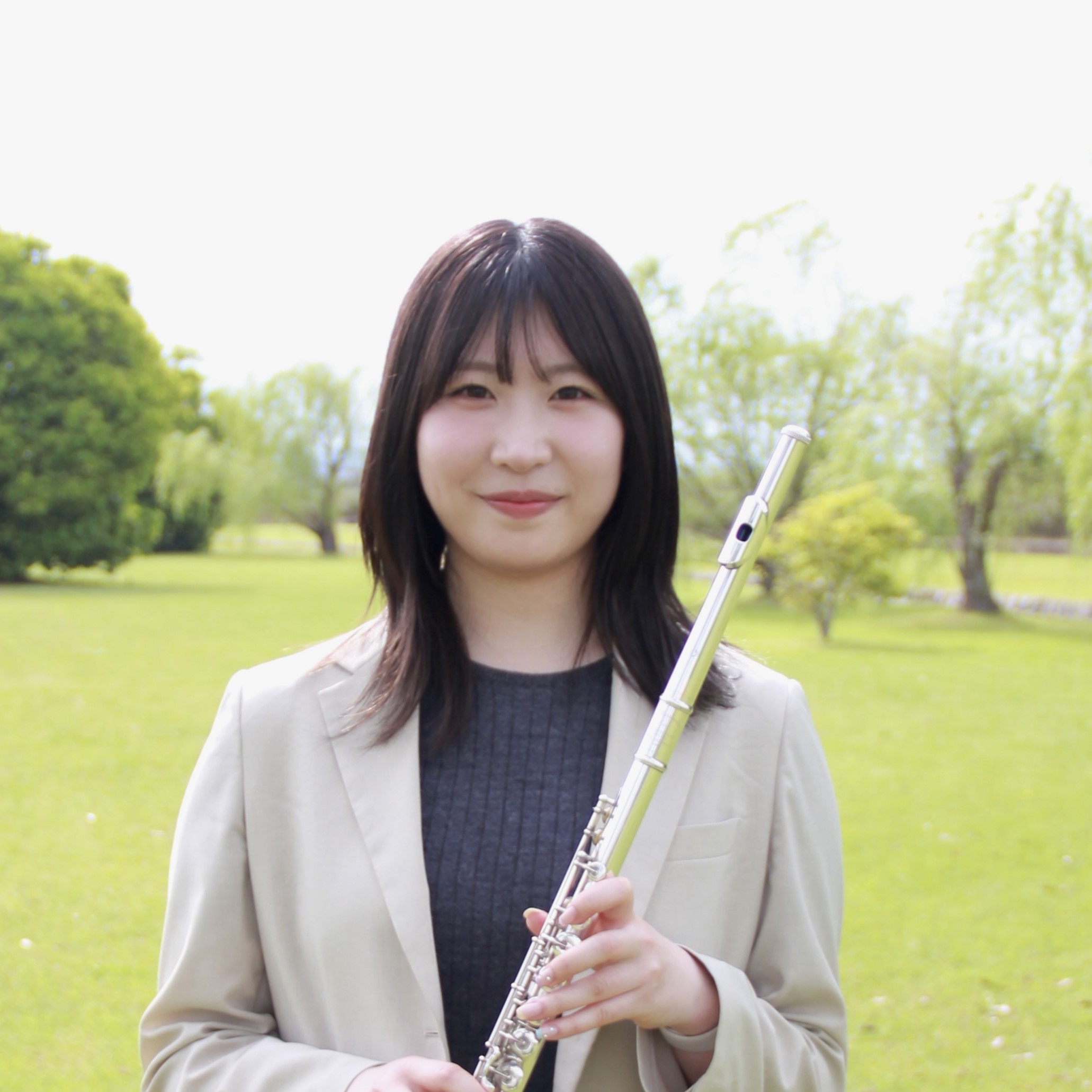 フルートインストラクター岡崎　碧