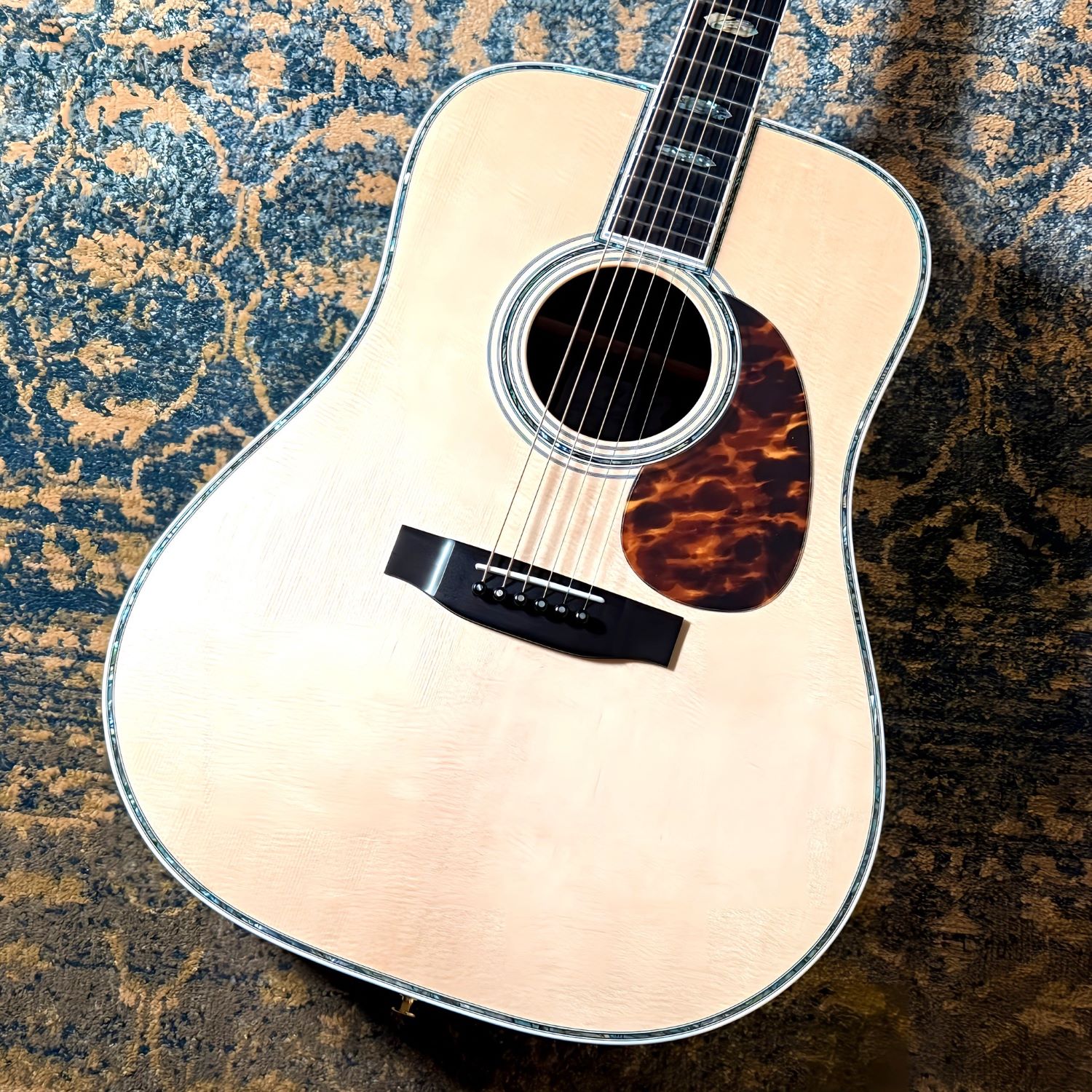 価格改定前プライス。お買い得品！！K.Yairi YW-1000HQ