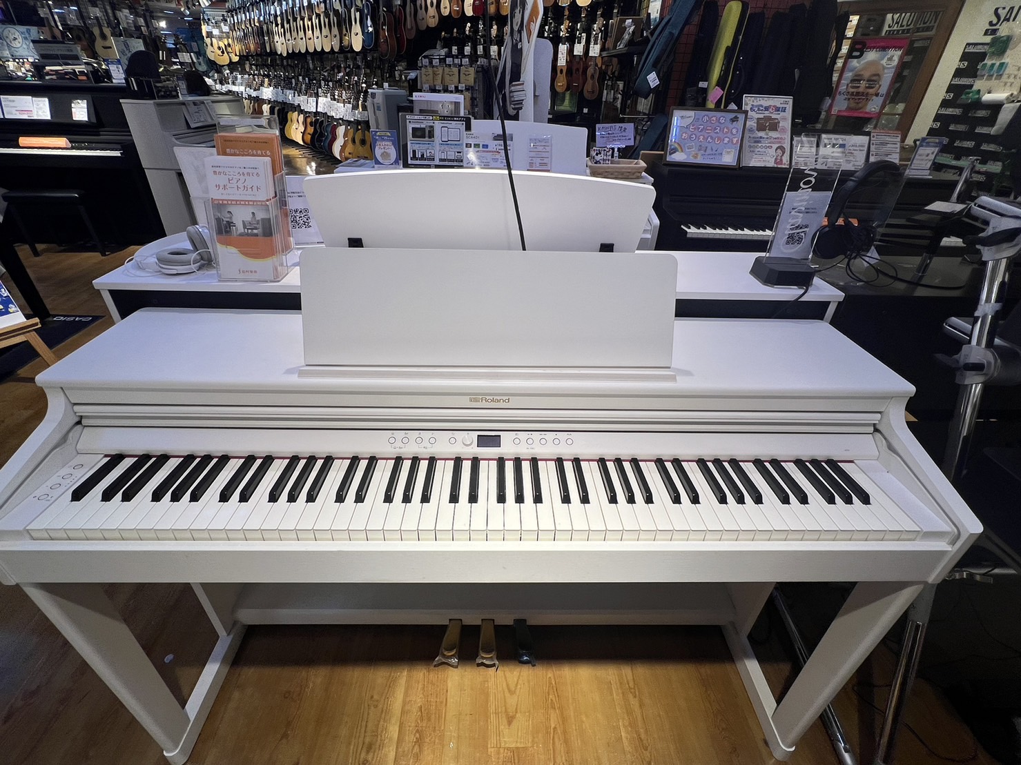 RolandRP701　ホワイト（WH）