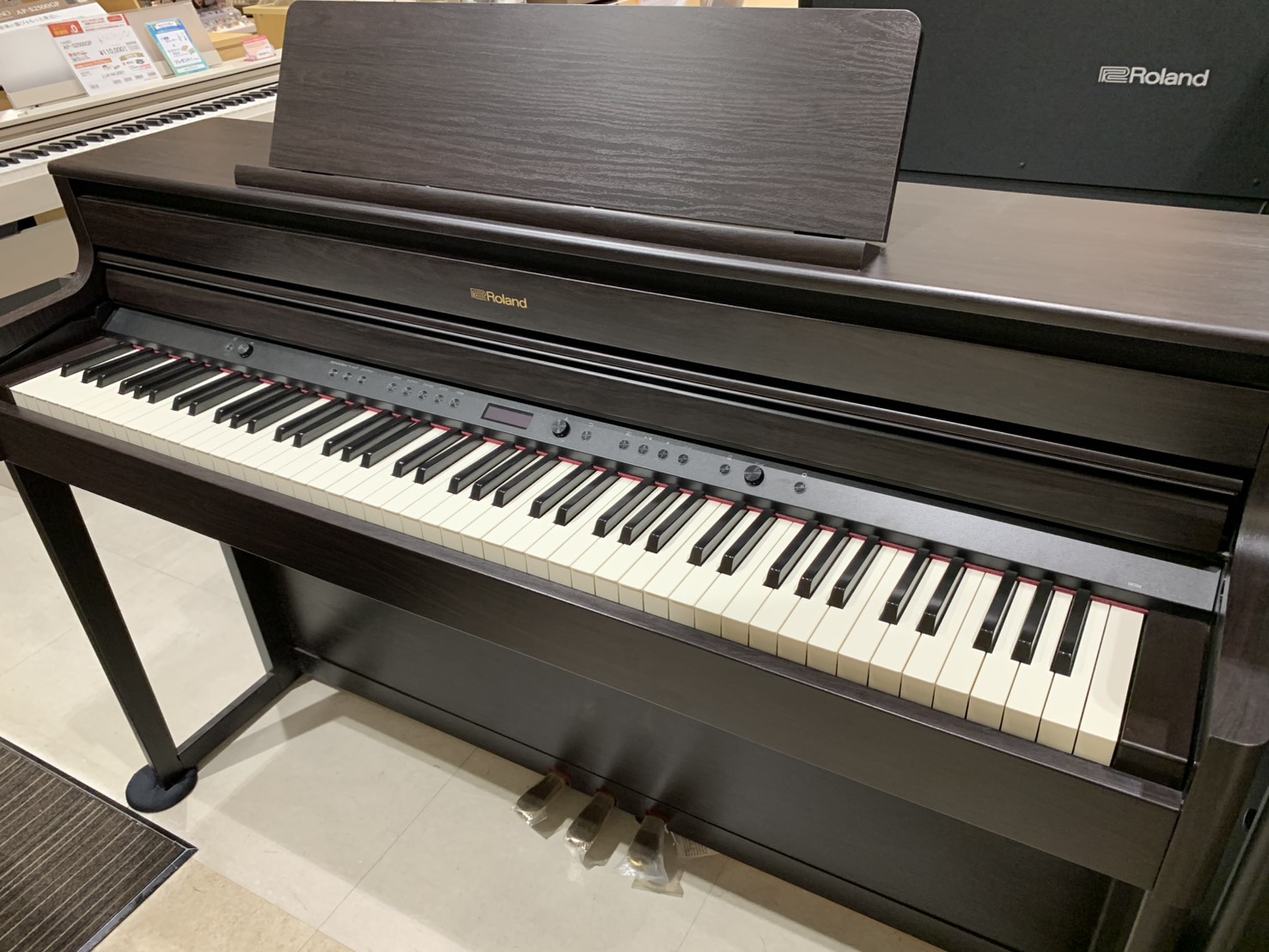 展示カラー：DRS(ダークローズウッド調仕上げ)HP704