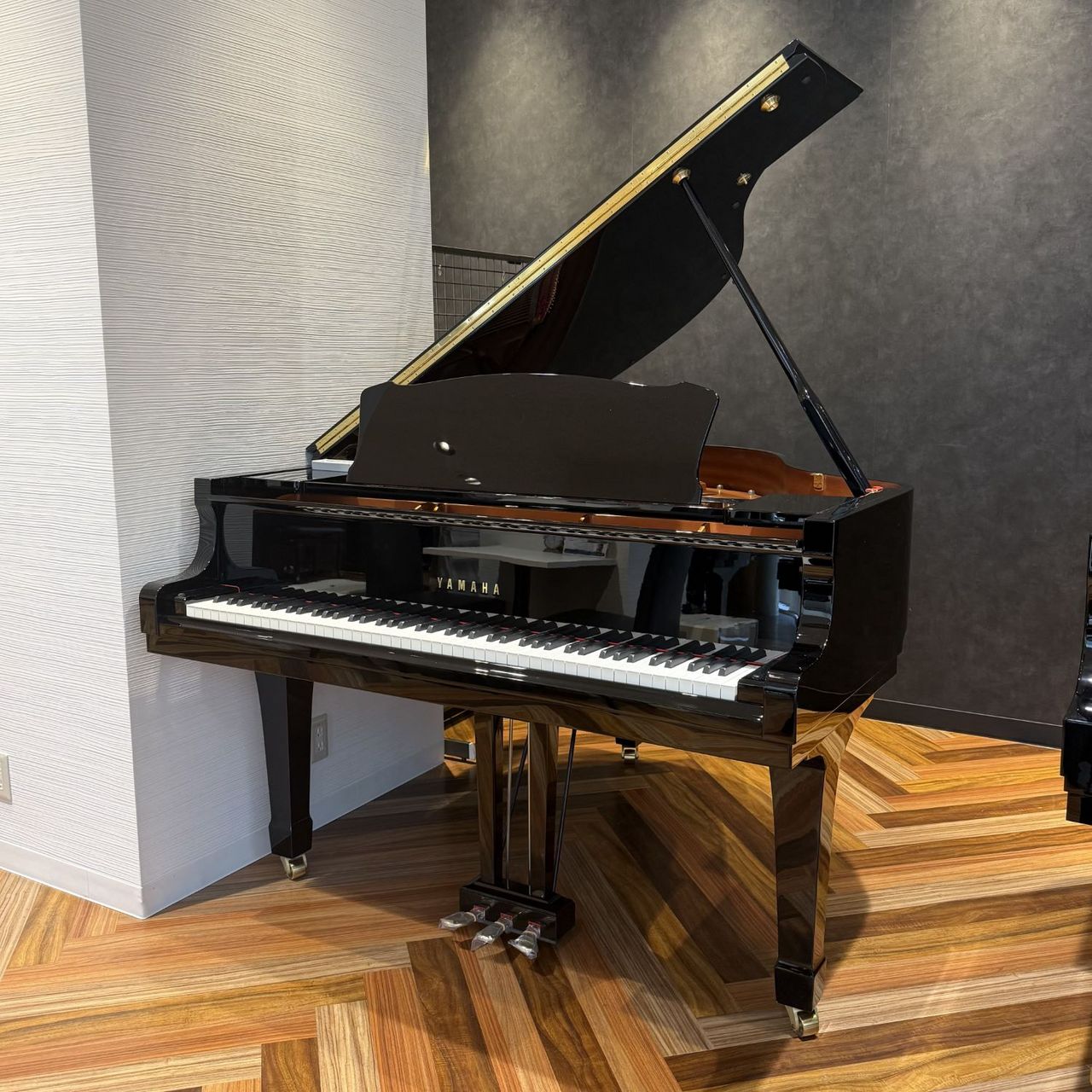 YAMAHA（ヤマハ）C1 2010年製（中古）