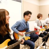 【ギター・ドラム教室】みんなと学ぶから音楽がもっと楽しい！グループレッスンで仲間と一緒に上達を目指しませんか？