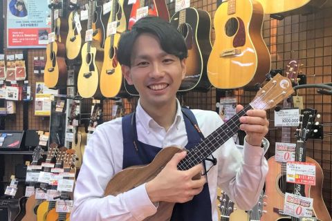 副店長　ギター系全般楽器、ウクレレ、担当横光　雅人
