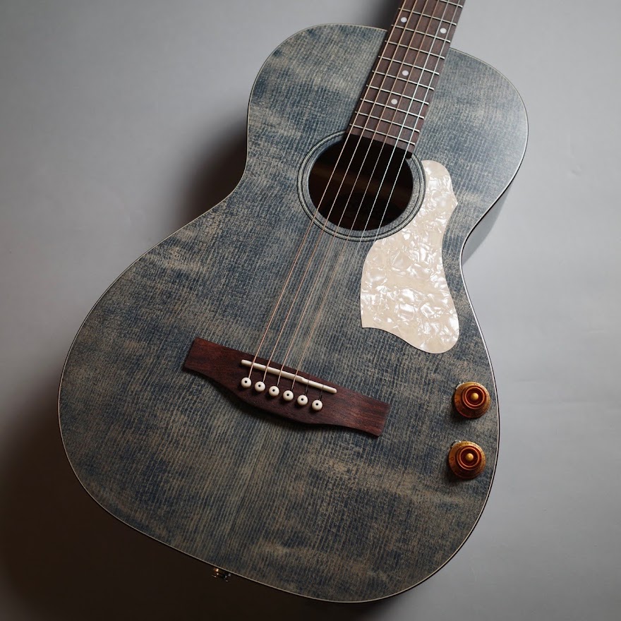 エレアコギターArt & Lutherie：Roadhouse Denim Blue Q-Discrete