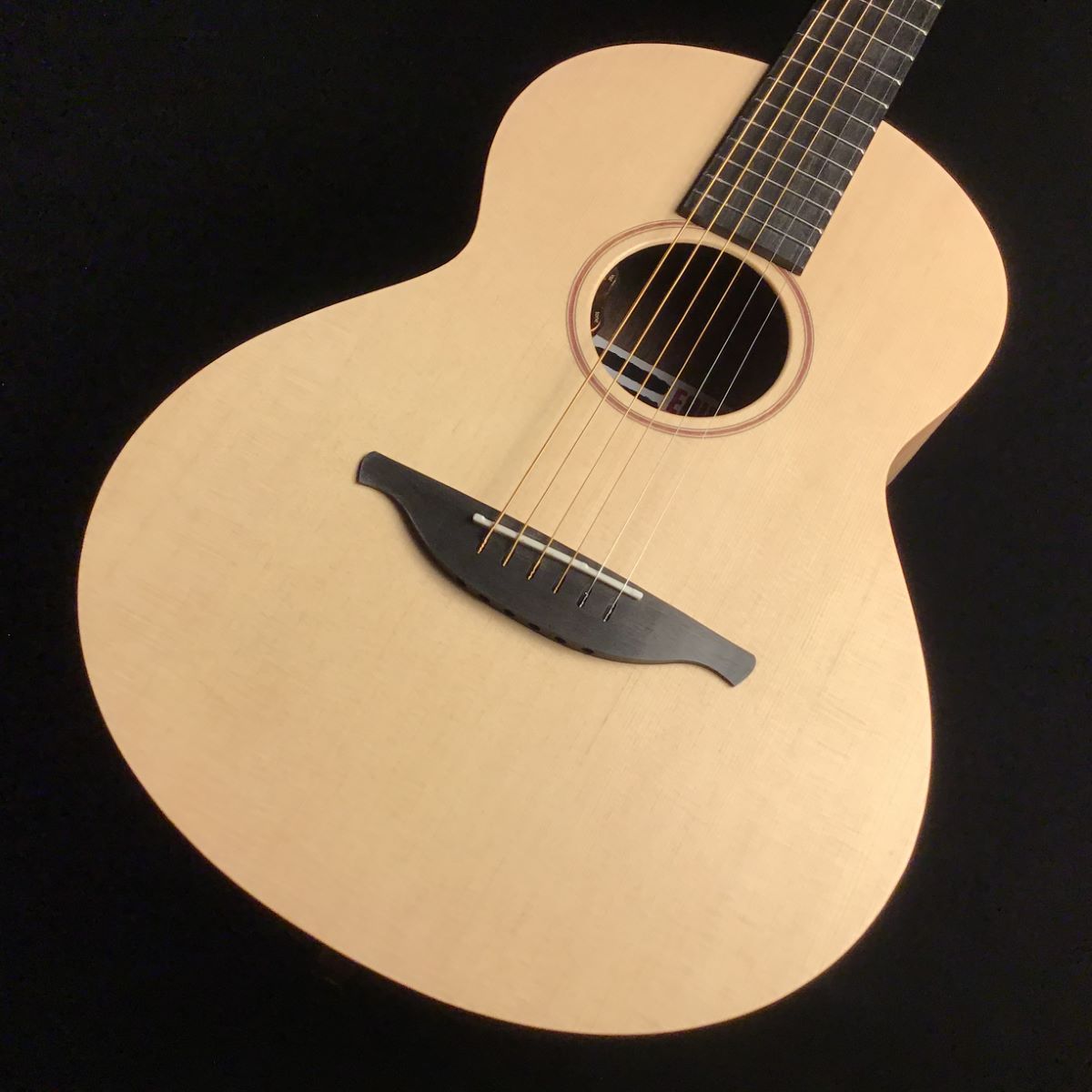 アコースティックギターSheeran by Lowden：Equals Edition