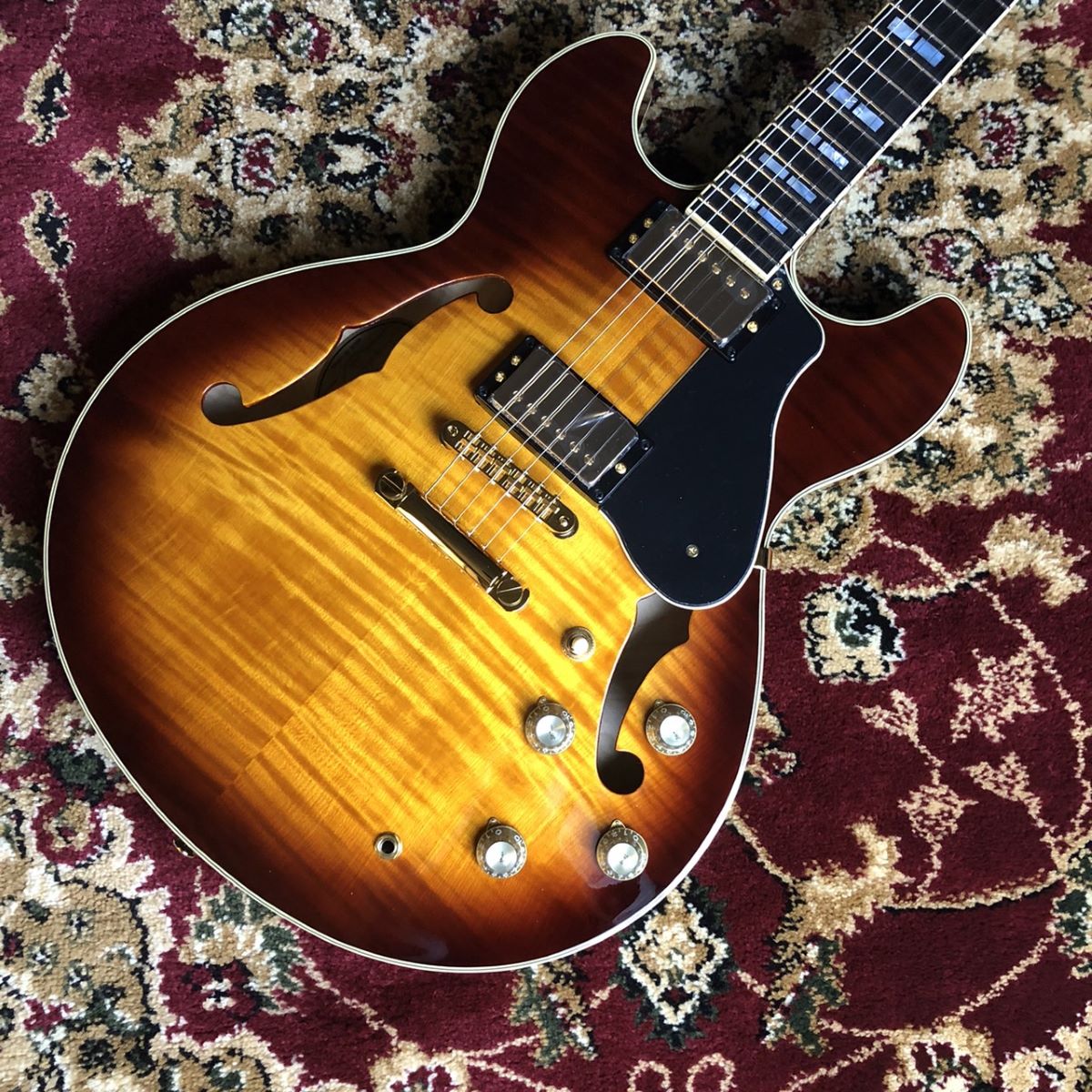 セミアコギターYAMAHA/SA2200