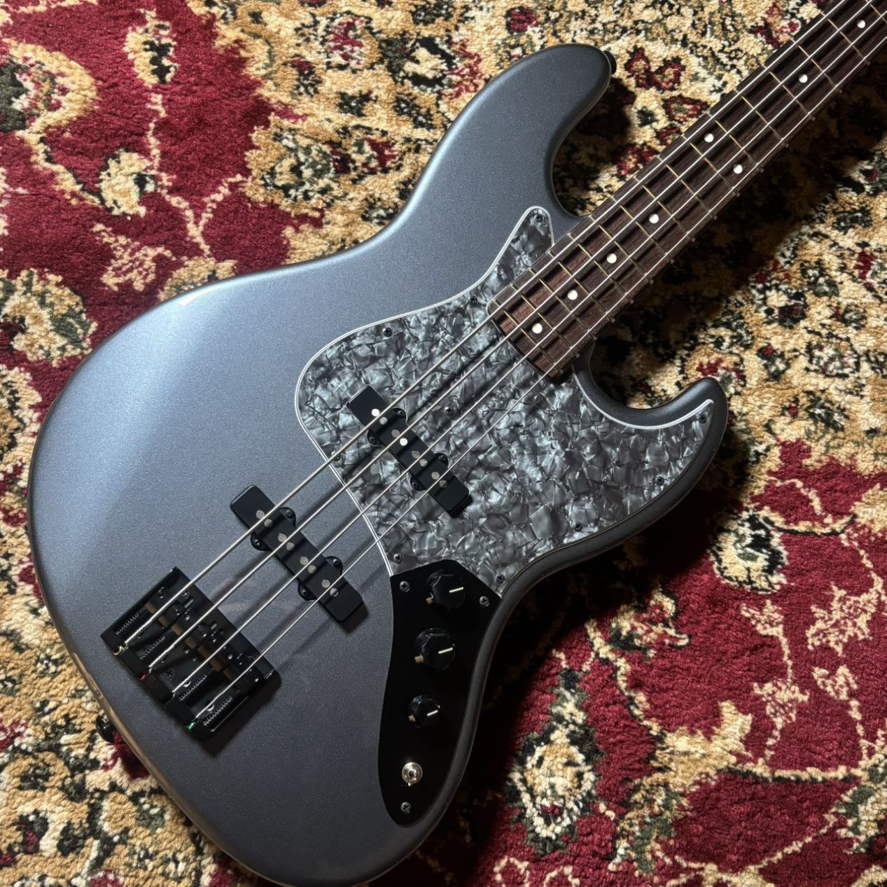 Black SmokerStandard BETA J4 CHARCOAL FROST METALLK