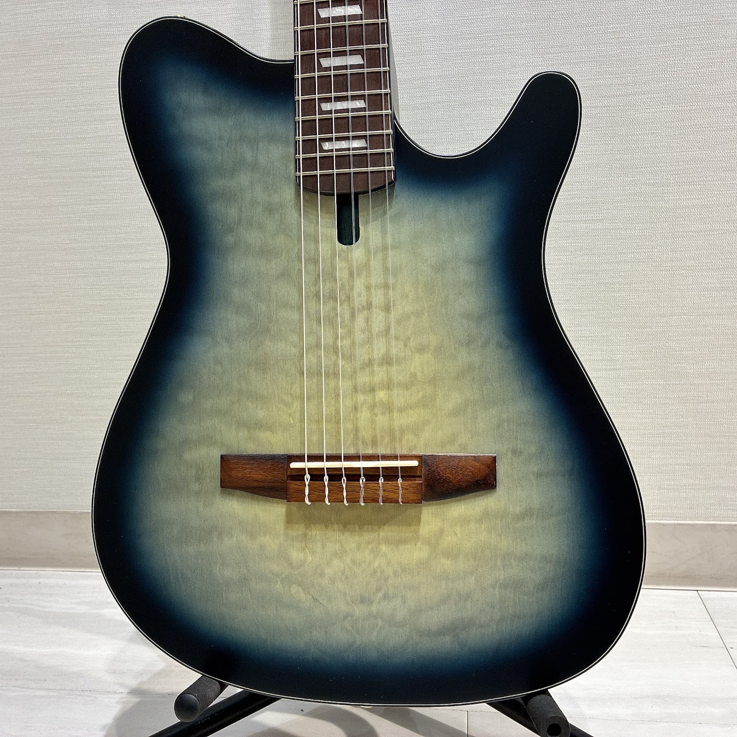 Ibanez FRH20QMN｜エレキ感覚で弾ける！美しすぎる次世代エレガットが