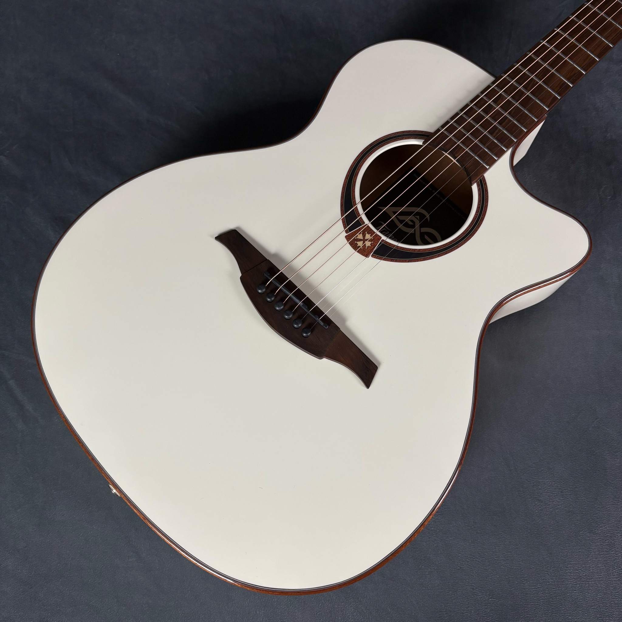 エレアコギターLAG T118ASCE IVO