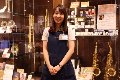 スタッフ写真 音楽教室アドバイザー 新作