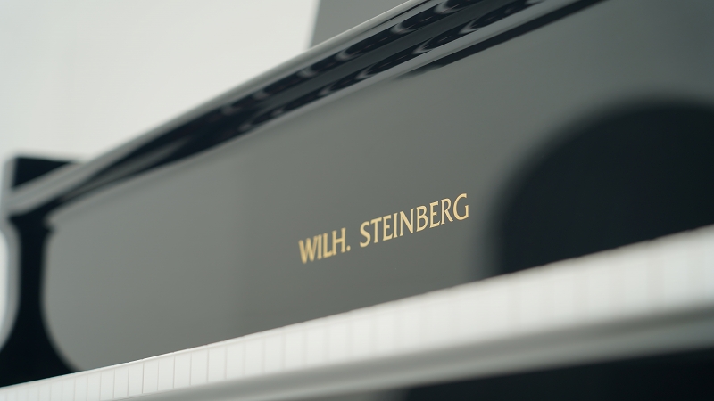 遺産を守り 歴史を継承する スタインベルグはドイツの厳しい基準を持ったピアノメーカーに部品を供給する工房から、高度な技術を持つピアノ製造工場へと成長してきました。 スタインベルグのピアノは「美しく澄んだ音色」が特徴です。また、スタイリッシュで洗練されたモダンなデザインと職人の手による象嵌細工などの木 […]