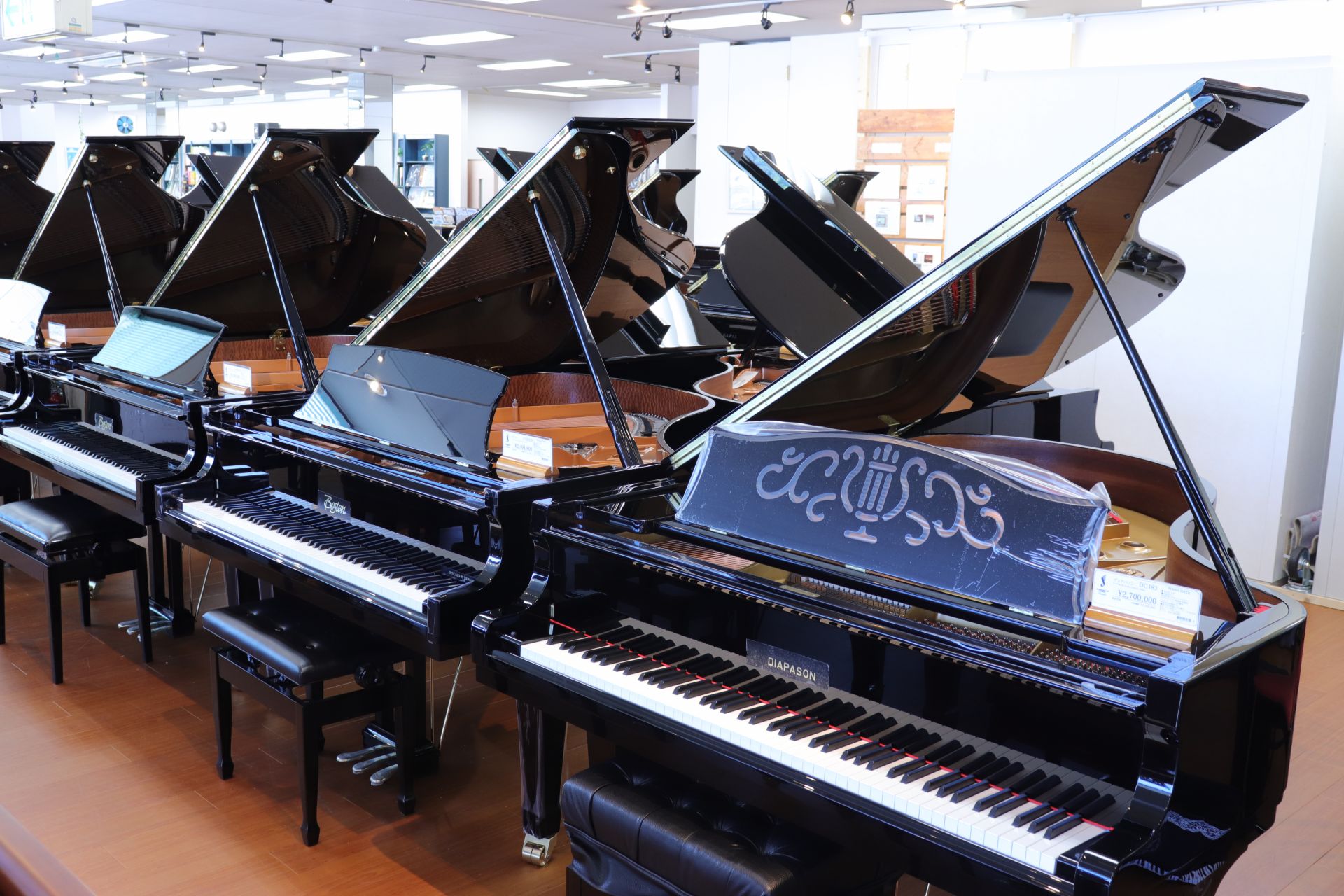 現在展示中の中古グランドピアノを一挙ご紹介！ リアルタイムで八千代店に展示しているピアノを一挙ご紹介！特に人気商品はすぐに売り切れてしまうので、気になるなと思ったらお問い合わせはこちらボタンから是非お問い合わせください♪こまめにチェックして頂くと掘り出し物が見つかるかもしれません…！皆様からのお問い […]