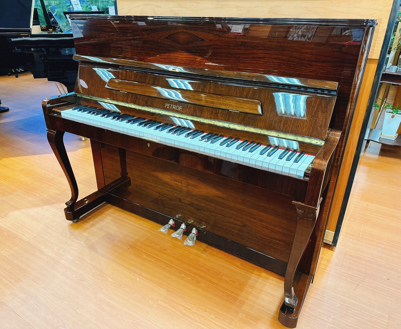 中古アップライトピアノペトロフ　P118D1