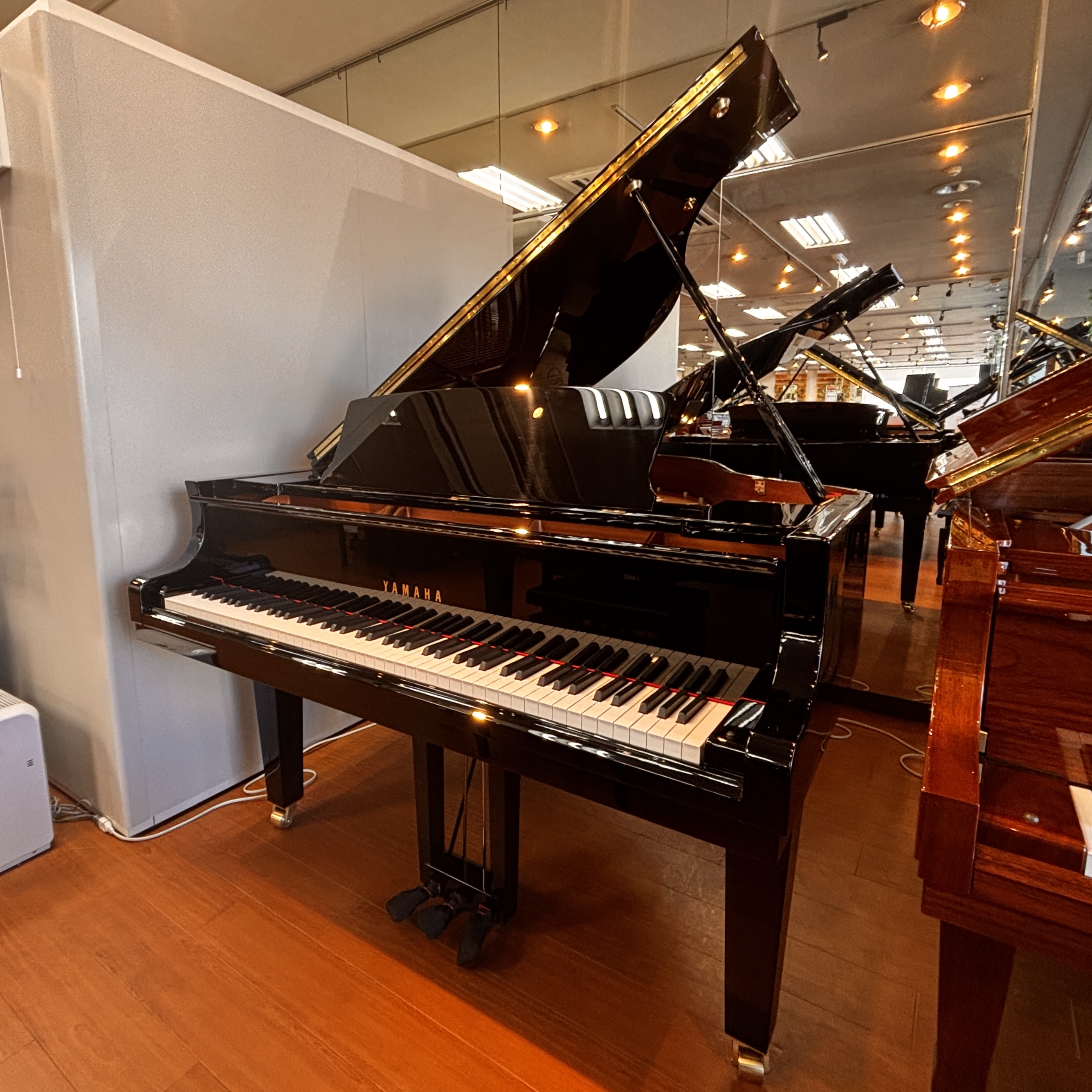 ヤマハ中古グランドピアノC1X