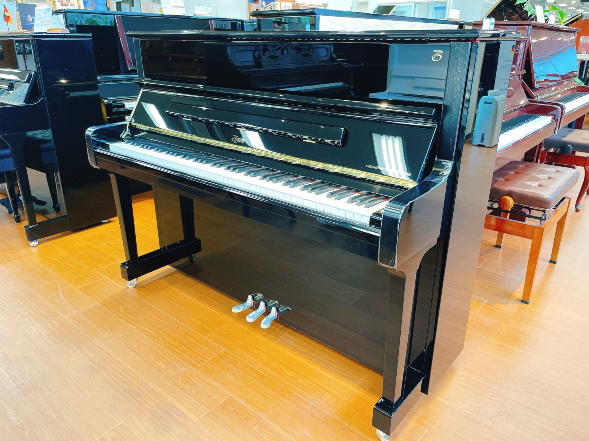 Boston新品アップライトピアノ　UP118PE/EP 黒艶出塗装仕上