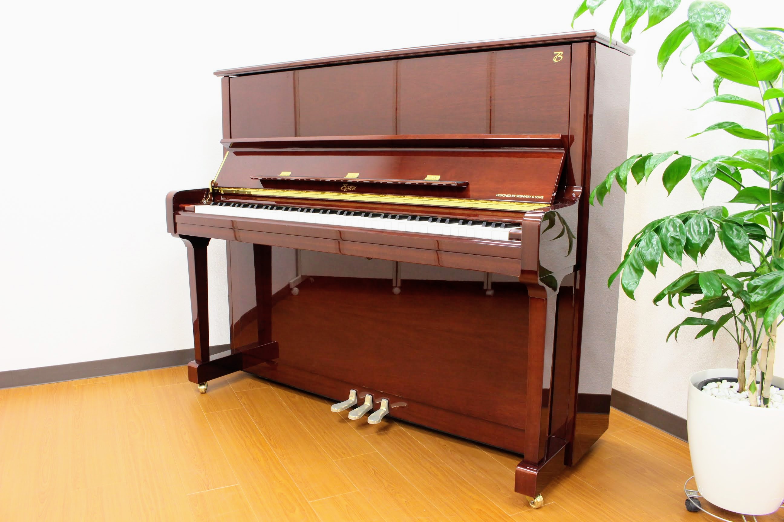 Boston新品アップライトピアノ　UP126PE/EP マホガニー艶出塗装仕上
