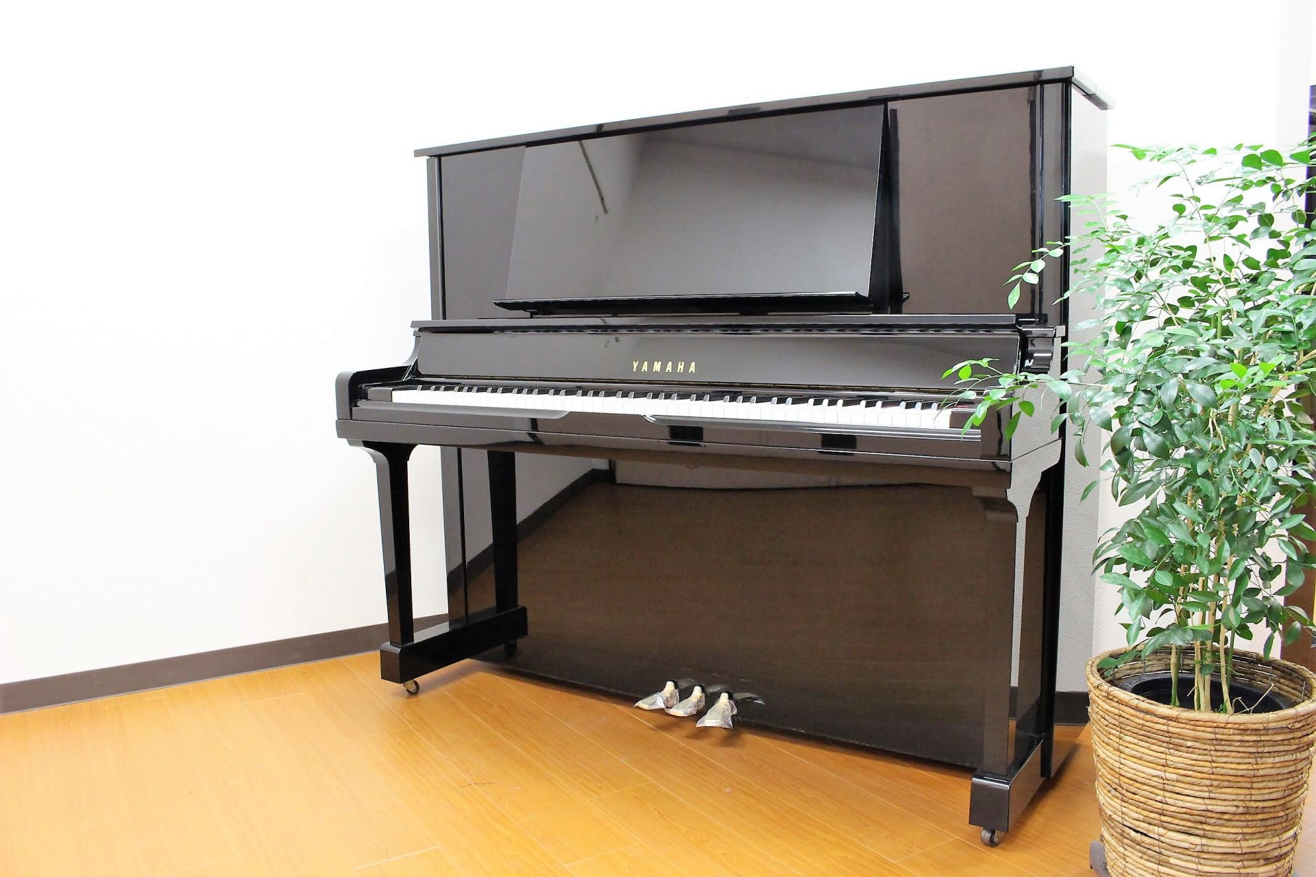 中古アップライトピアノヤマハ UX30BL