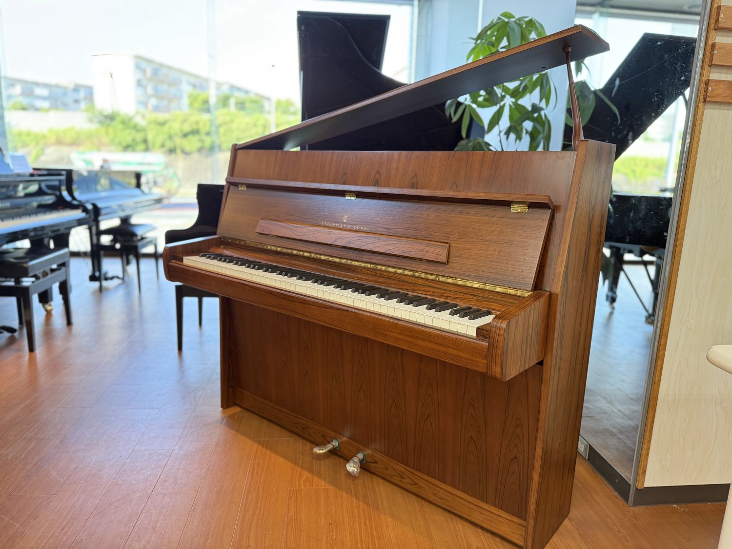 中古アップライトピアノスタインウェイ　Z-114