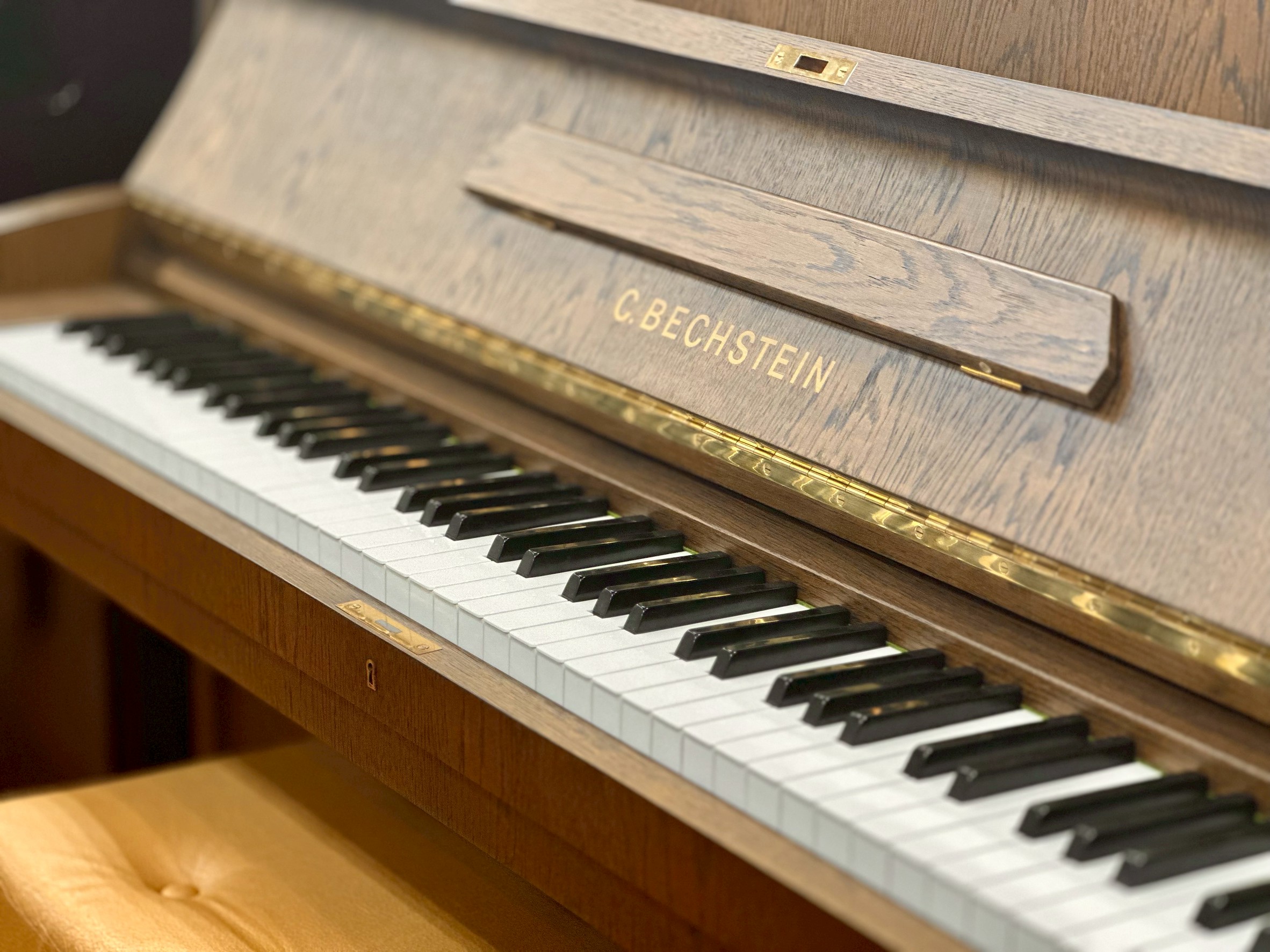 C. Bechstein 中古アップライトピアノModel 12N 1977年製