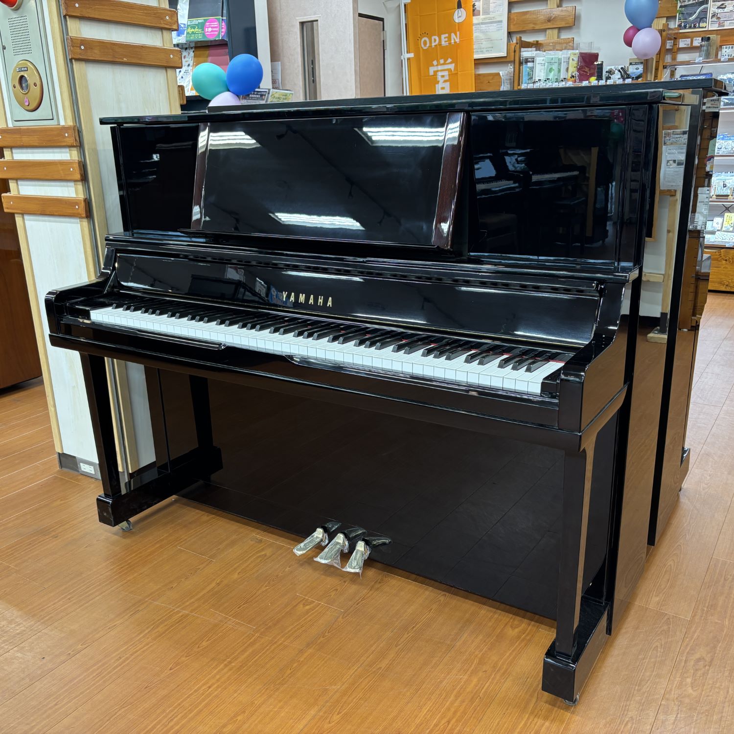 中古アップライトピアノヤマハ　UX100