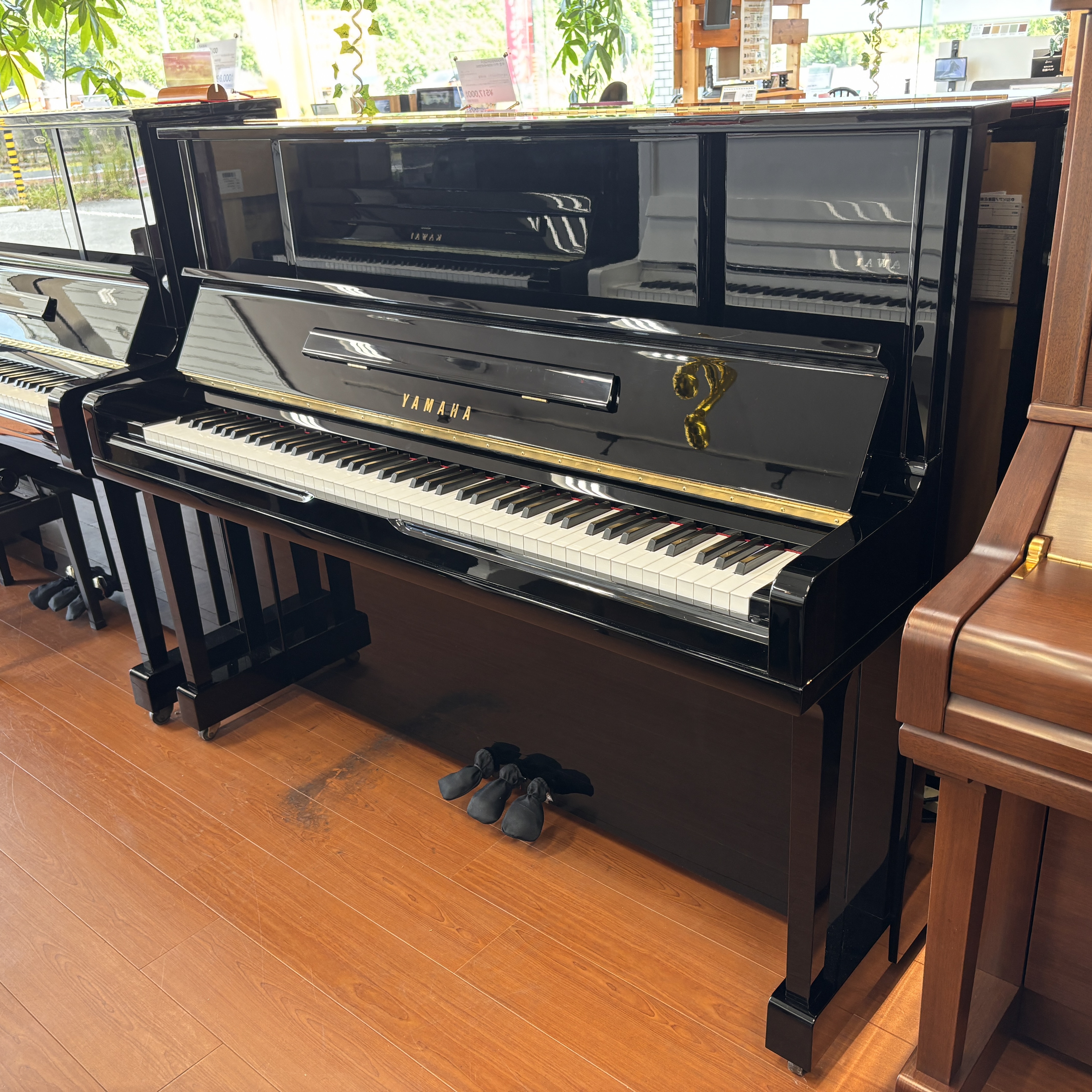 中古アップライトピアノヤマハ　UX10BL