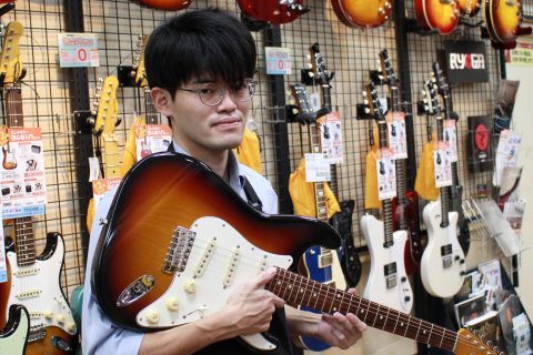 スタッフ写真 ギターアドバイザー(エレキ、アコースティック)、エフェクター、アンプ、パーツ、WEB 伊藤 拓哉