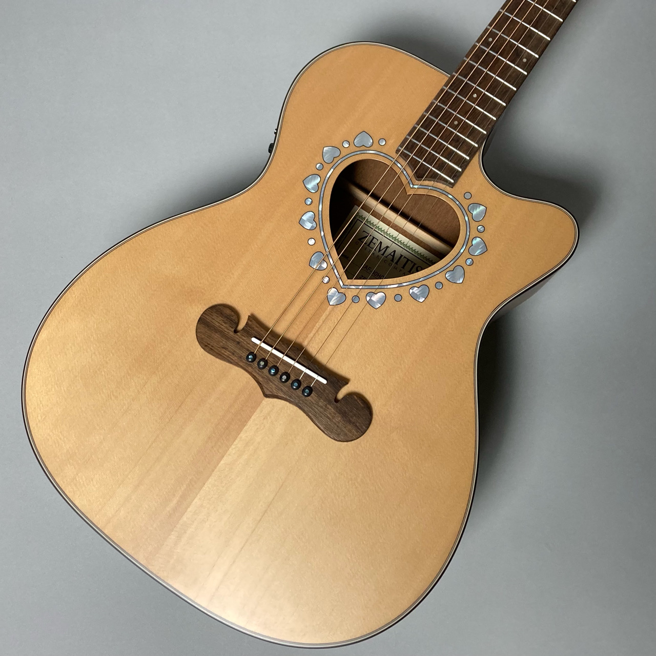 アコースティックギターZEMAITIS　CAF-80HCW