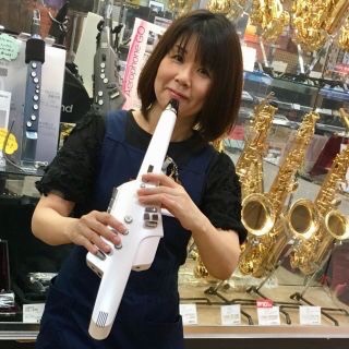   斎藤<br />
学生時代は、吹奏楽部でクラリネットを演奏していました。<br />
音楽好きな方・お話し好きな方、お気軽にお声をお掛けください♪