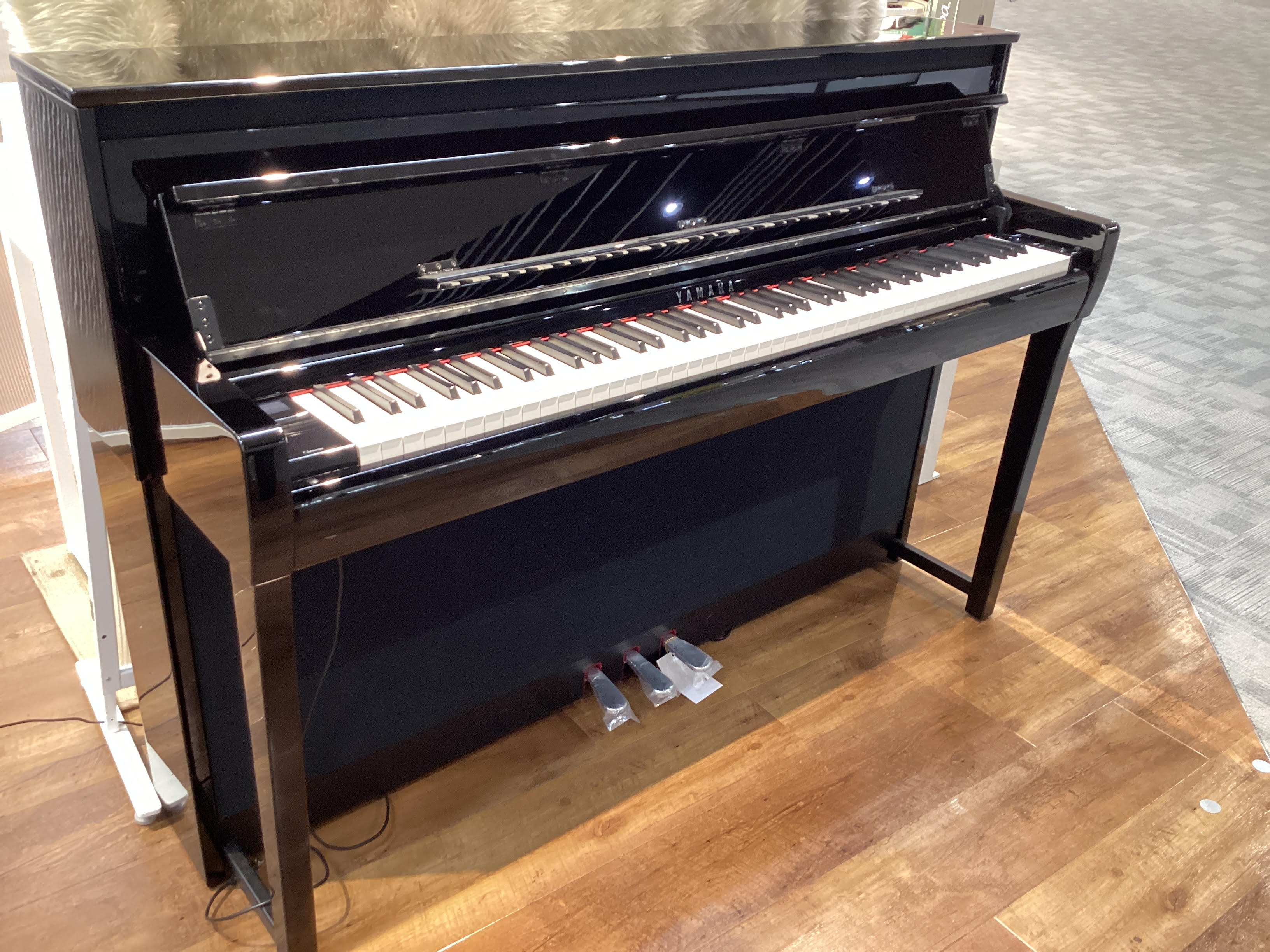 電子ピアノ（店頭展示品）YAMAHA　CLP-785　PE　Clavinova