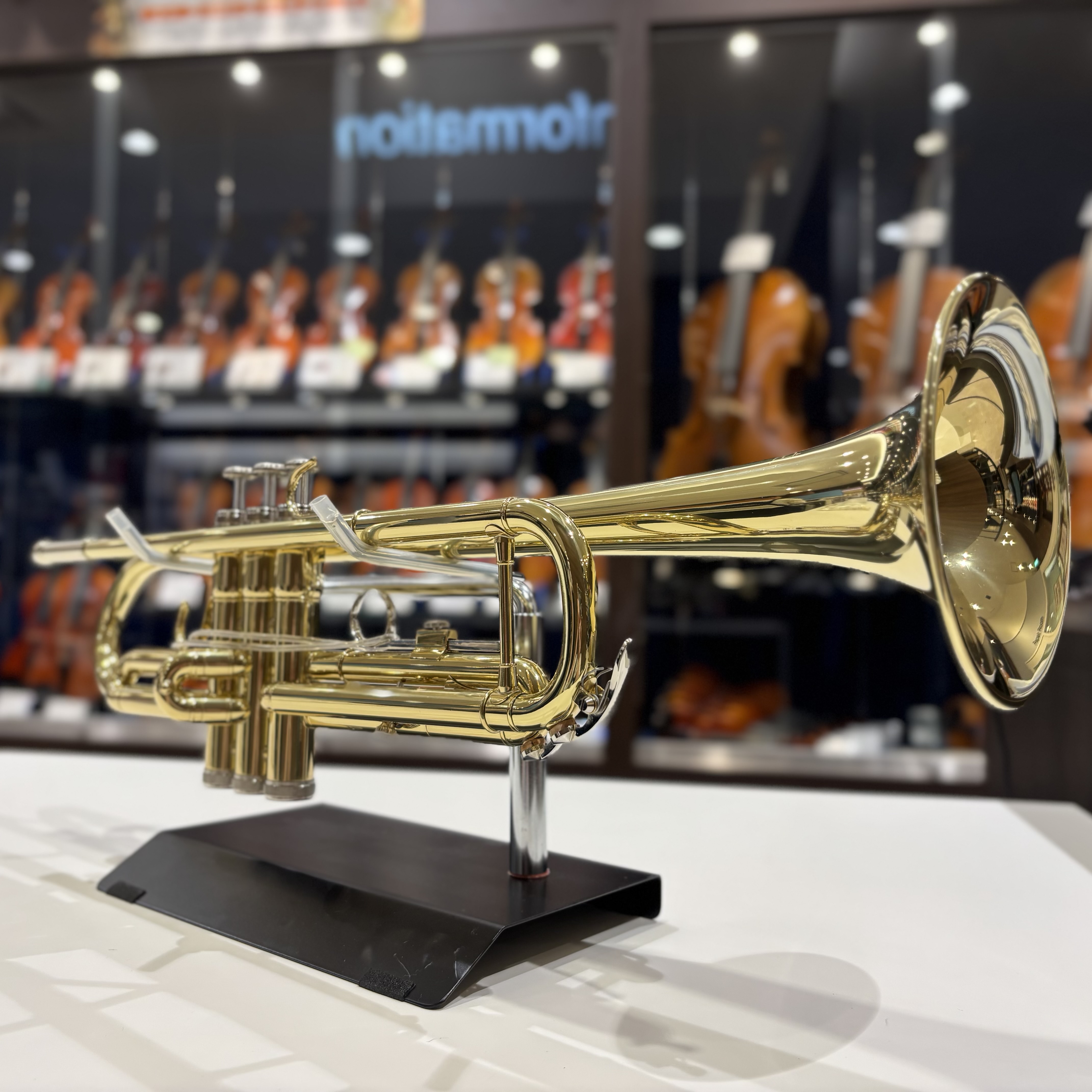 軽やかで扱いやすく、ブラス入門にもぴったりのトランペット。BRILLER/BTR-10L