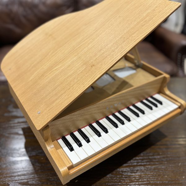 品番：1144(ミニグランドピアノ)<br />
サイズ：425×450×205mm(蓋閉じ状態)<br />
重量：3.1kg<br />
<br />
販売価格：￥25,300(税込)