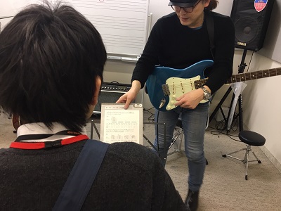 ギタースクールの体験レッスンレポートを致します岩田です。]]私はエレキギターやドラムをメインに演奏してきたのですが]]音楽教室は初体験！！ドキドキです！ [http://yokohama.shimablo.com/entry/2016/10/18/191808::title=岩田はこんな人です。]  […]