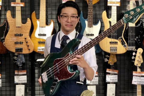 スタッフ写真 副店長 エレキギター・エレキベース担当 成勢