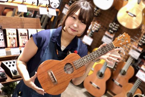 スタッフ写真 音楽教室・ウクレレ・電子ピアノ担当 吉留 舞