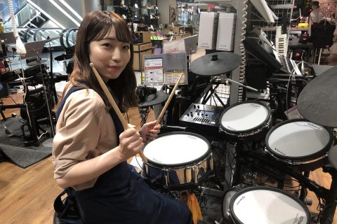 スタッフ写真 ウクレレ担当 齋藤